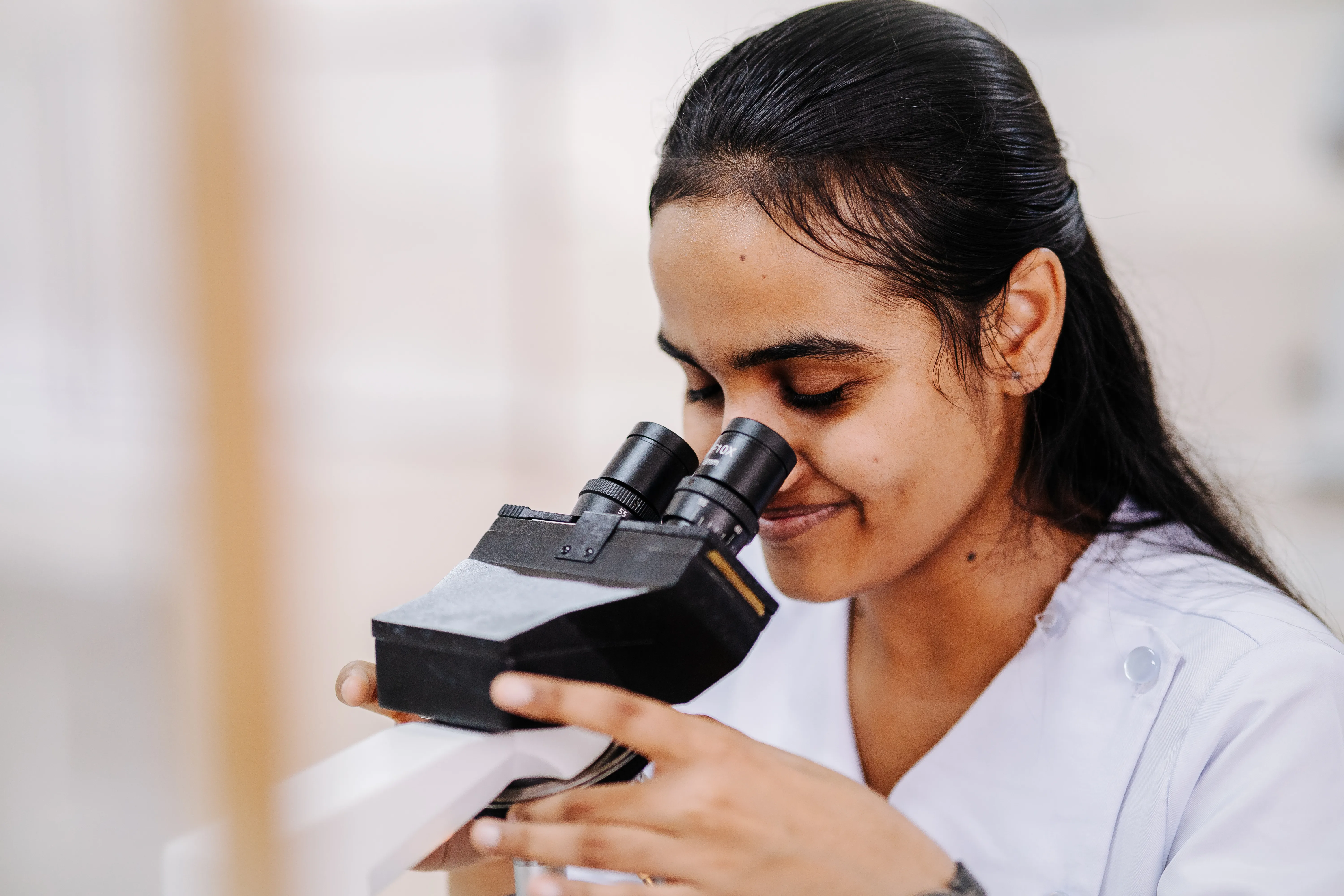 Hands-on patient interaction and medical learning during clinical rotations